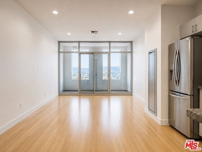 Photo - 3810 Wilshire Blvd Unit 2003