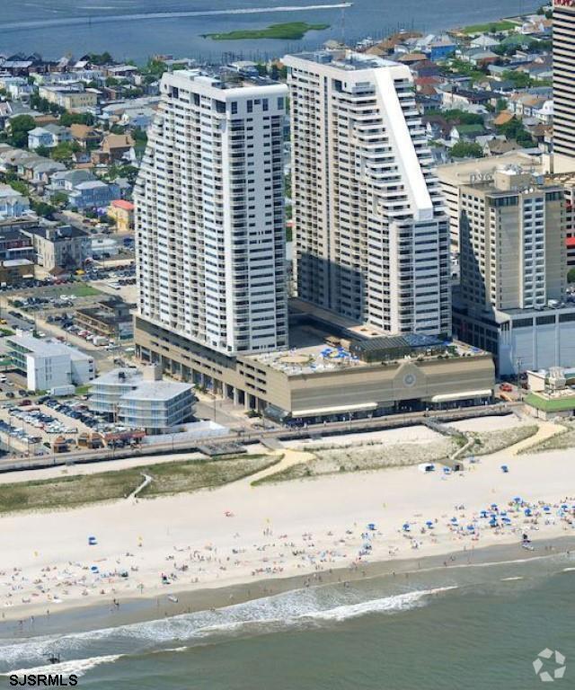 Building Photo - 3101 Boardwalk Unit 2402 A-1 Rental