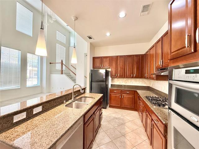 Photo - 2008 Grove Park Ln