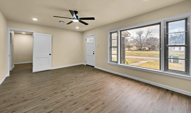 Photo - 3225 Edmond Ave