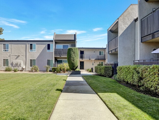 Patio - Sturbridge Village Apartments