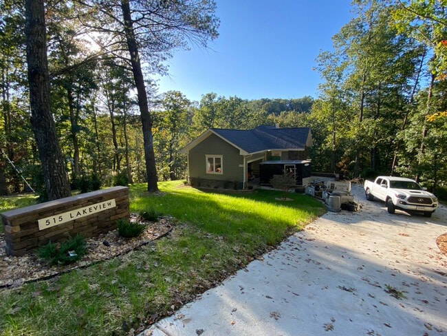 Photo - 515 Lakeview Dr