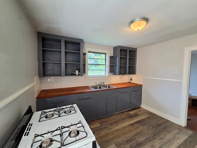 Photo - 235 Grandpre Street Unit Apt 3