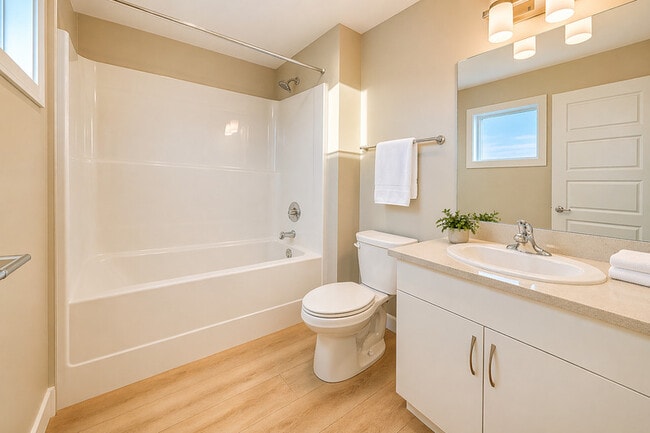 Photo - 20724-20742 42 Avenue NW