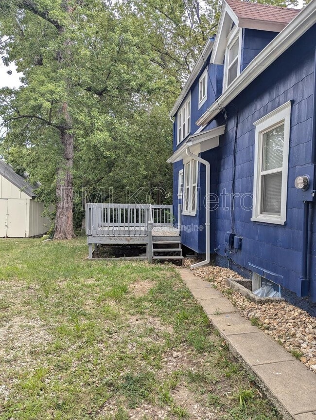 Photo - 724 S Grand Ave