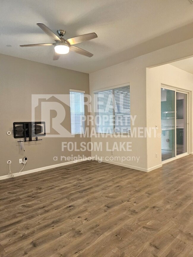 Photo - Spacious 3 bedroom 2.5 bath in the Westshore Lake Neighborhood