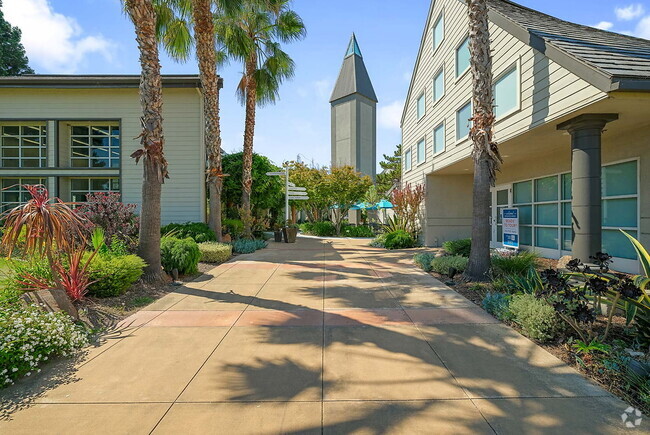 Building Photo - Mission Peaks Rental