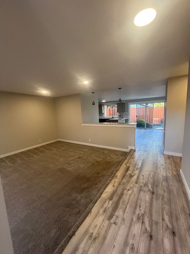 Photo - 2762 Gilham Rd