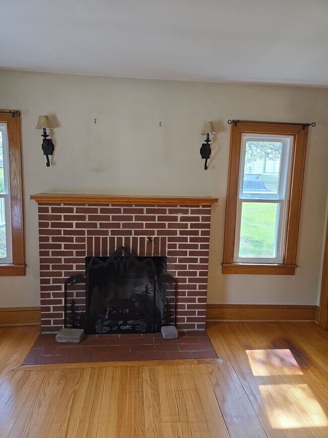 Photo - 3BR Home with Large Yard & Extra Storage