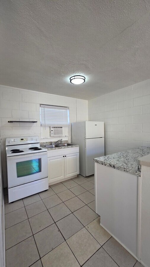 Photo - Studio Apartment Unit 319-3