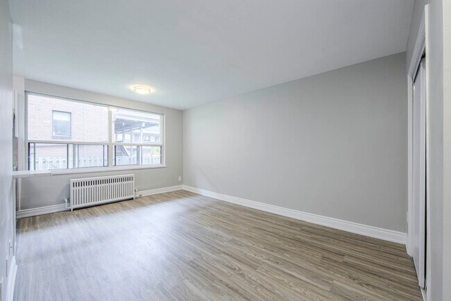 Photo - 2788 Keele St