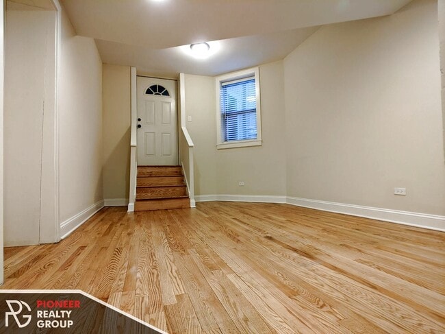 Photo - 4032 N Ashland Ave Unidad 4036.5-Garden South