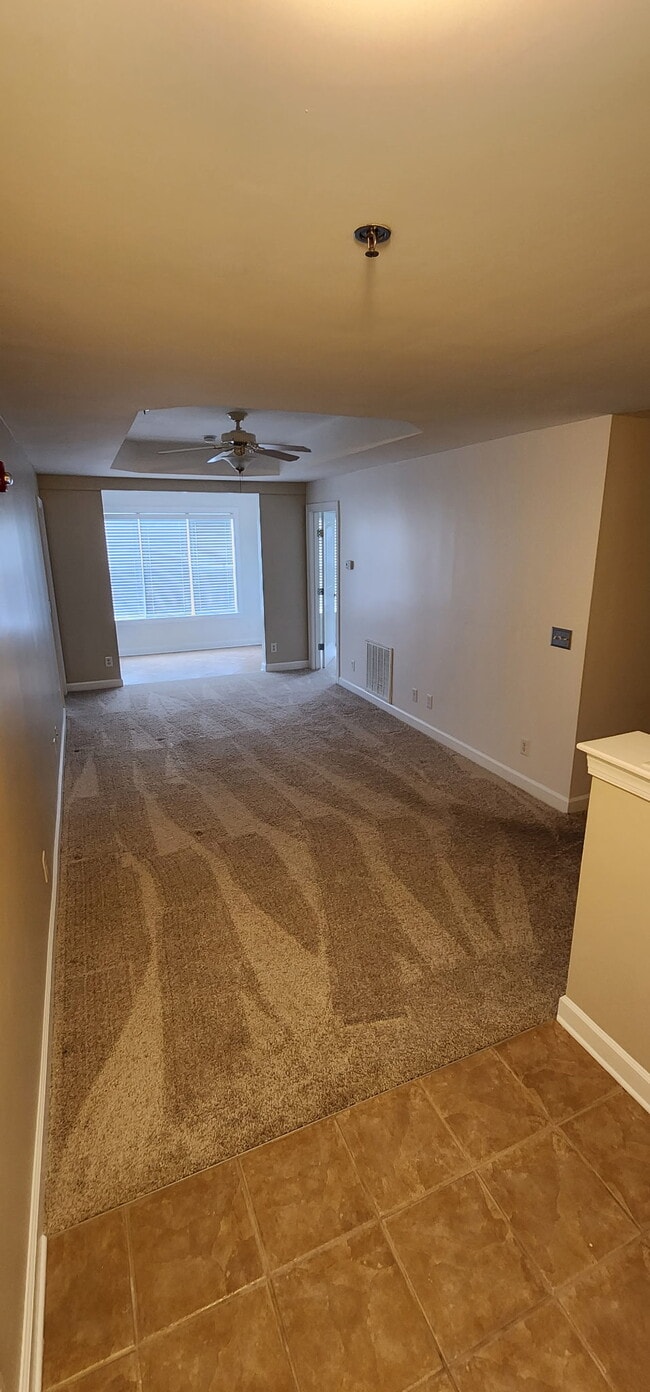 Building Photo - 144 N Hines St Unit L