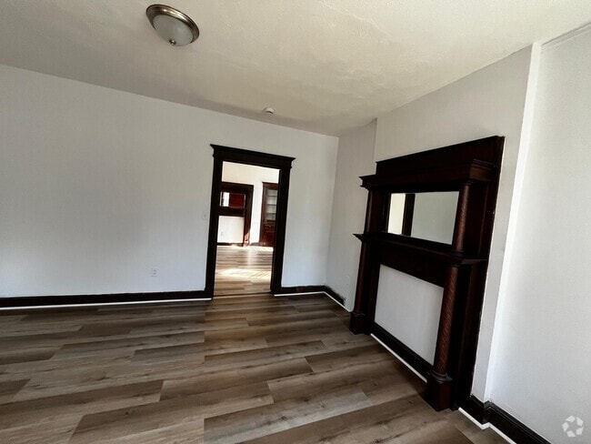 Building Photo - 94 Russ St Unit 3 Rental