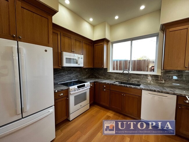 Photo - Beautiful 3 Bedroom, 3 Bathroom Duplex Unit Located on the Upper Westside of Santa Cruz. Brand ne...