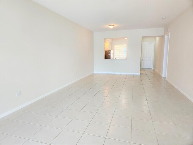 Photo - 10 Harbour Isle Dr E Unit 303