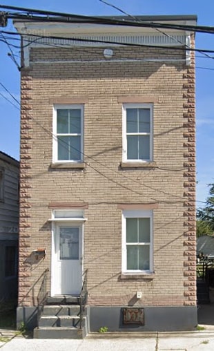 Building Photo - 19 Valley St Rental