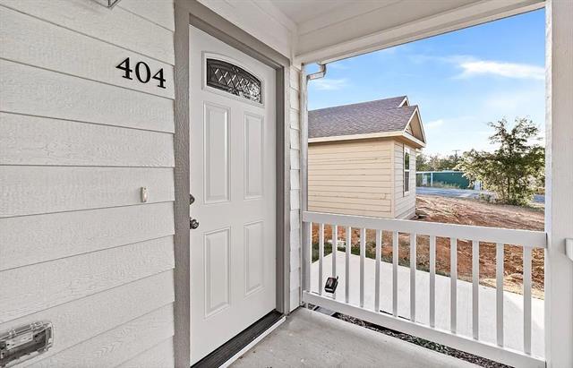 Photo - 404 E Elm St