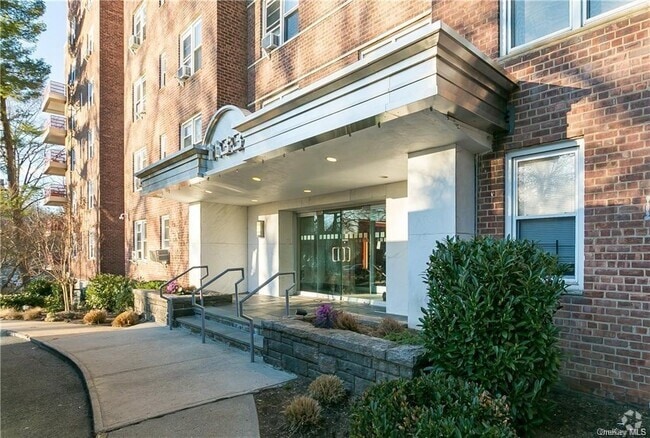 Building Photo - 1133 Midland Ave Unit 3C Rental