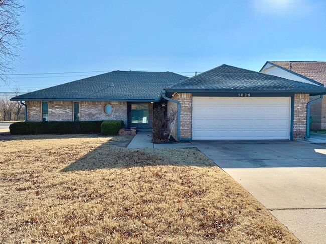 Beautiful 5 Bed 2 Bath Home in OKC - Beautiful 5 Bed 2 Bath Home in OKC