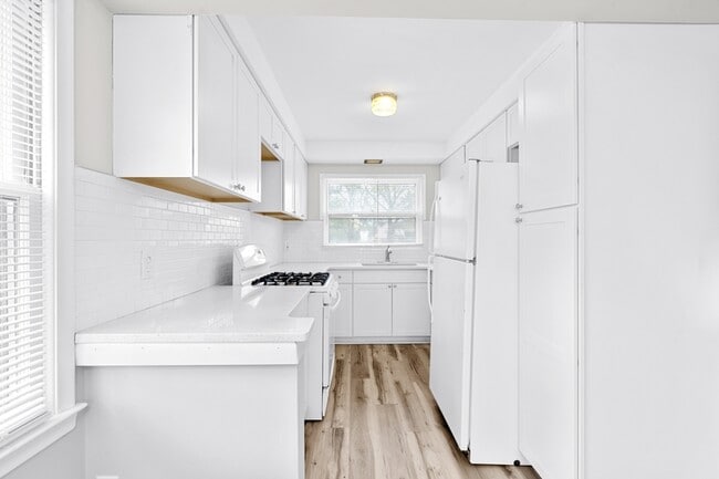 Photo - 1382 Montie Rd