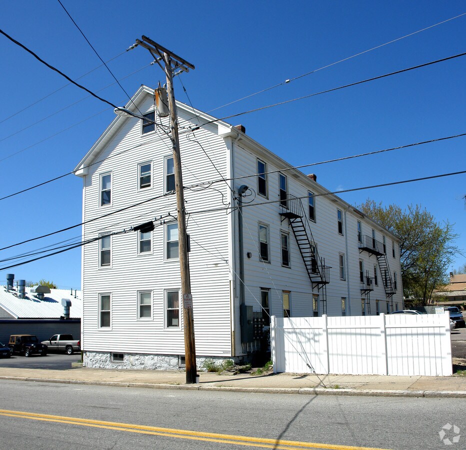 Photo - 456 Privilege St