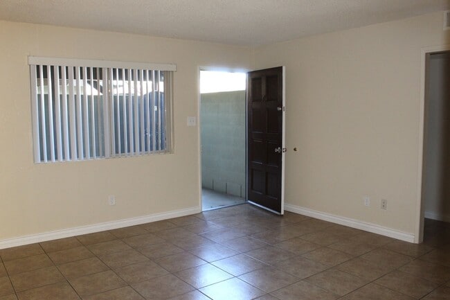 Photo - 5913 Nogal Ave Unit C