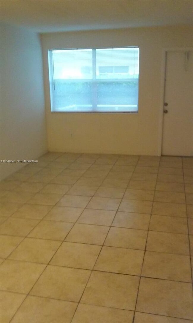 Building Photo - 13215 NE 6th Ave Unit 103