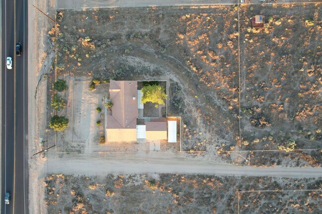 Photo - 7653 Phelan Rd