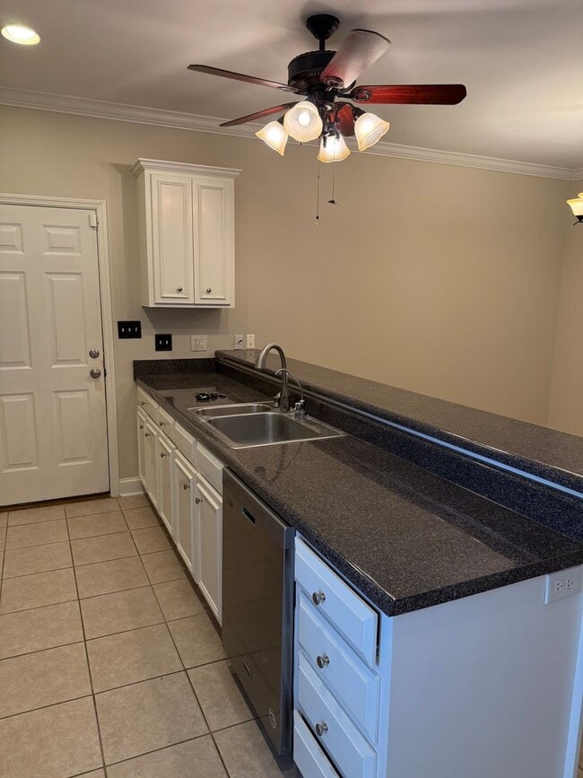 Photo - 1633 Devon Dr