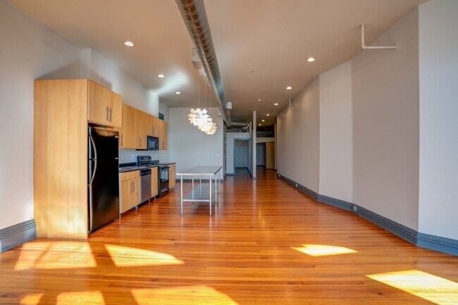 Photo - Spacious Newport Loft Unidad 913-2A