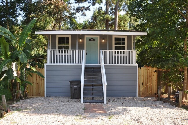 Building Photo - 926 Queenswood St Rental