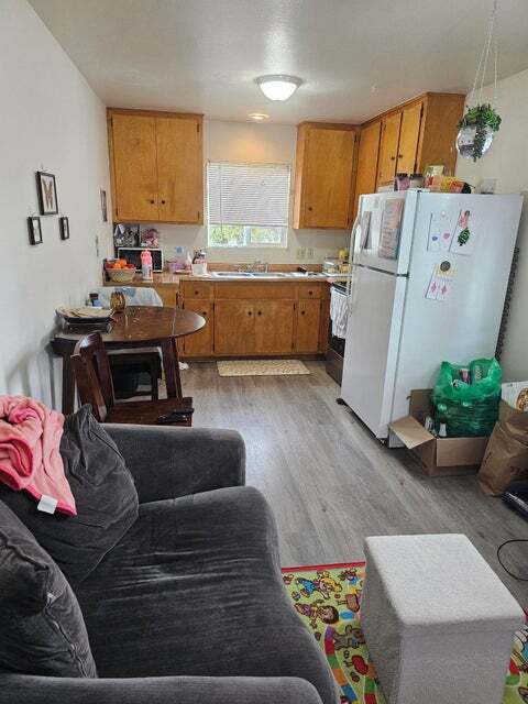 Photo - 704 SE 9th St