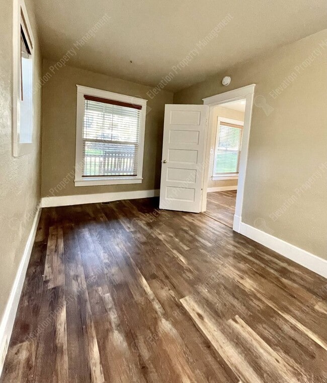Photo - Super charming 2 BR cottage on the westsid...