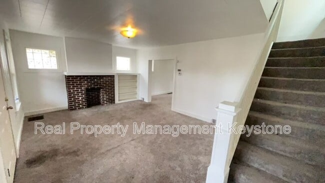 Photo - 1026 Mirror St