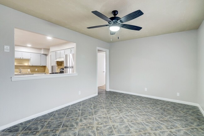 Photo - 2100 Ontario Ave