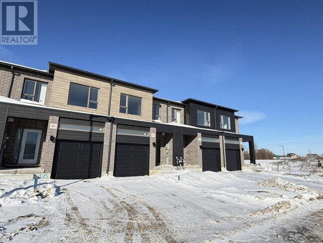 Photo - 8 Red Oak Cmn