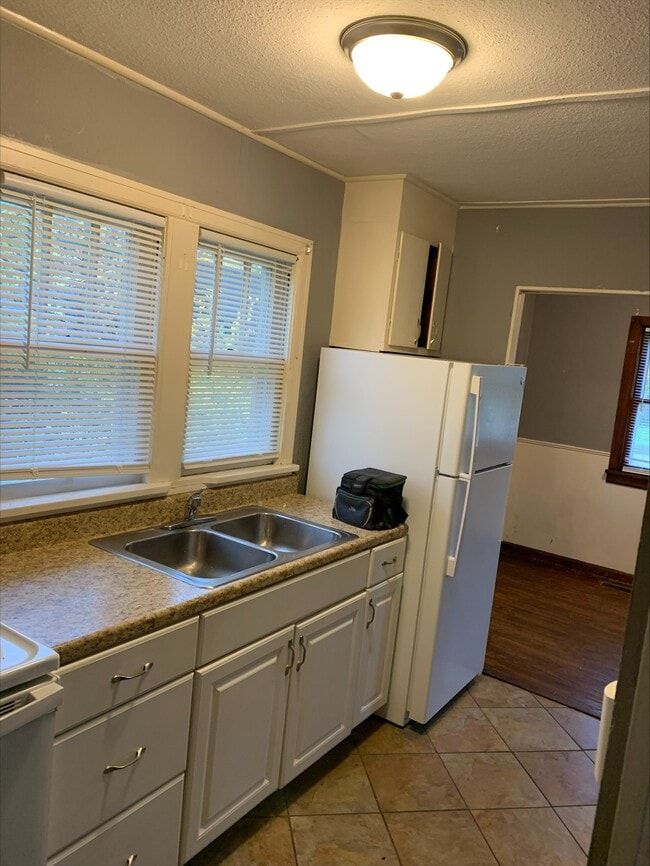 Photo - 1610 E Princeton Ave