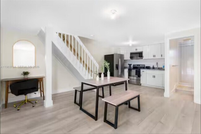 Photo - 601 SW 17th St Unidad 1-4