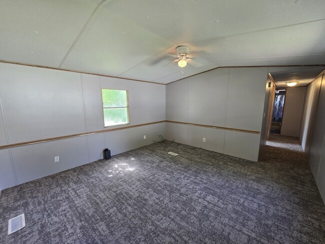 Photo - 700 W Ridgeway Ave