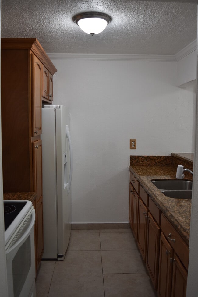 Photo - 8002 SW 149th Ave Unidad B109