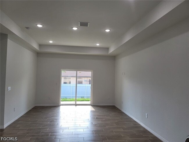 Photo - 684 Thomas Sherwin Ave S