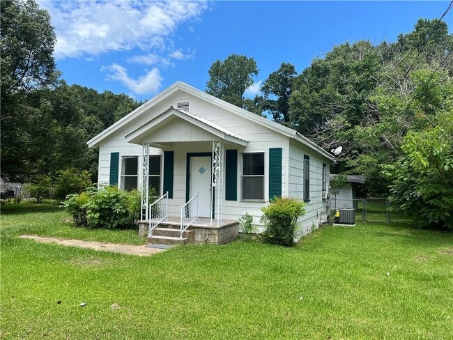 Photo - 110 W 15th St