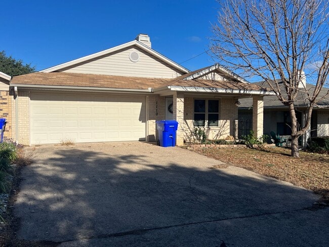 Building Photo - 2 Bedroom MISD House with Garage