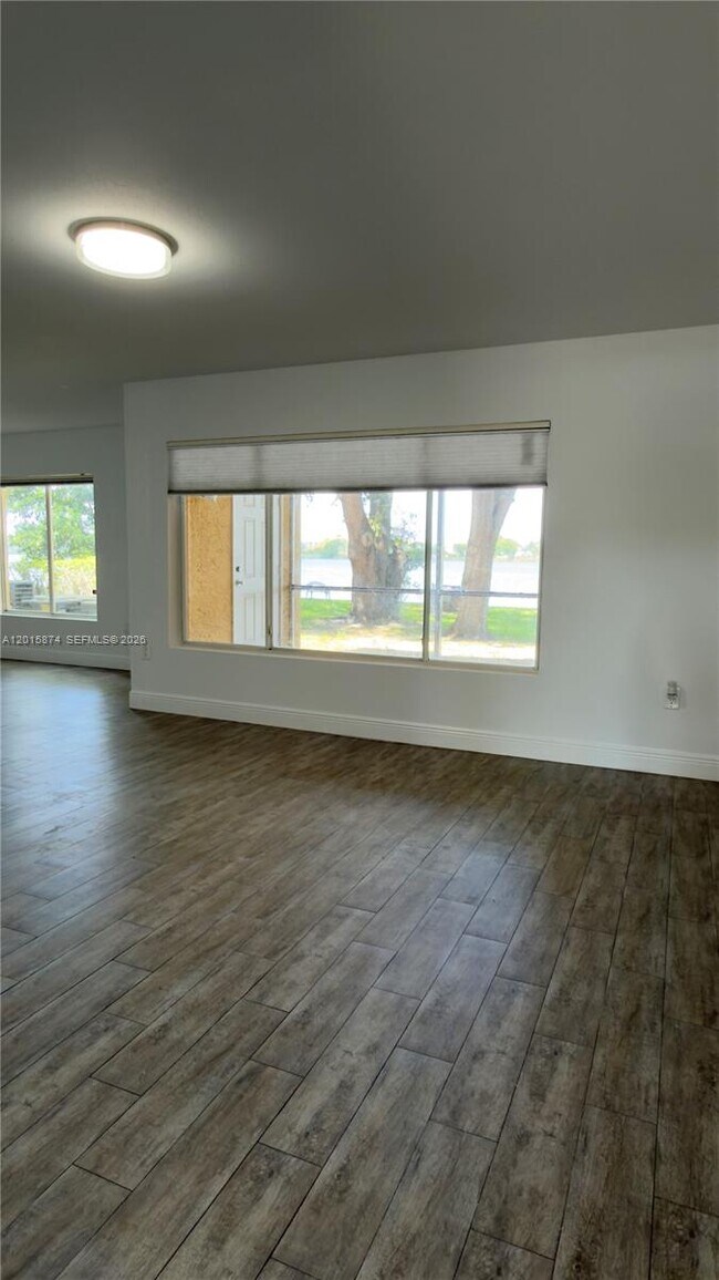 Photo - 2445 NW 33rd St Unit 1404