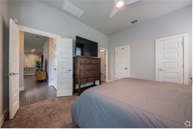 Building Photo - 8005 Izetta Ln Rental