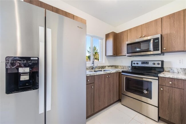 Photo - 7940 NW 12th Ct Unidad B