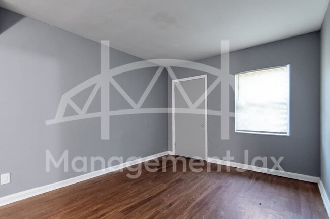 Photo - 2534 Aubrey Ave