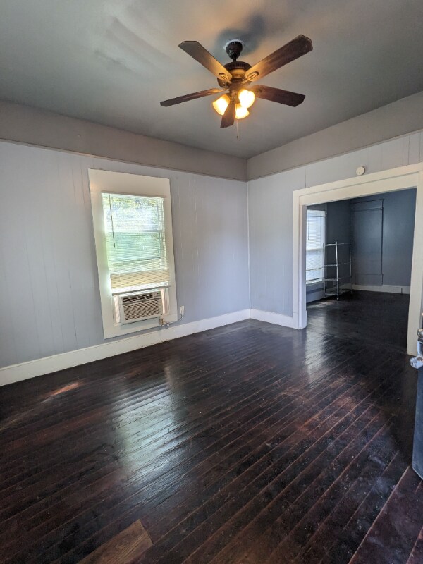 Photo - 410 E Day St