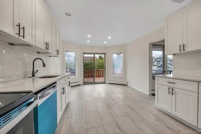 Photo - 16 Middle Ln